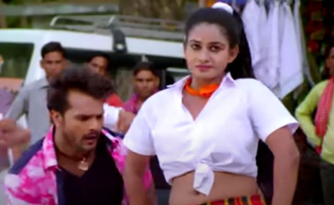 Bhojpuri Song: भोजपुरी सुपरस्टार खेसारी लाल यादव के ‘फेयर लवली’ गाने ने मचाई धूम, ऋतु सिंह संग किया जबर डांस…VIDEO