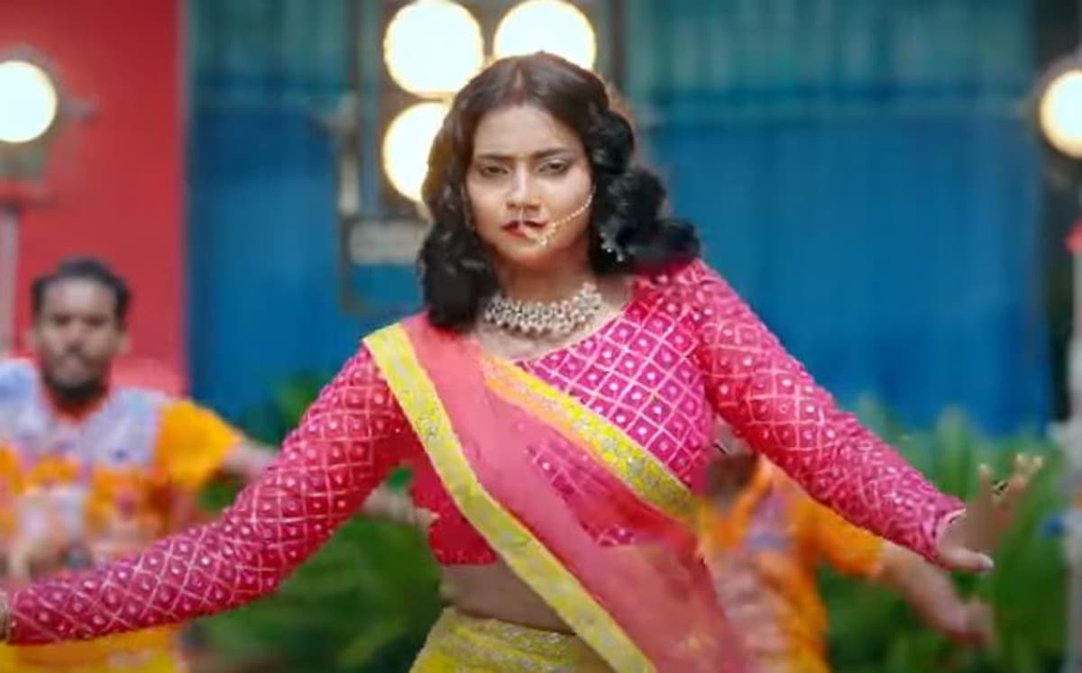 अंकुश राजा का गाना 'मेकअप मारके देवघर जाना जरूरी नहीं है' रिलीज, सजती-सवरती दिखीं आस्था सिंह, देखें VIDEO