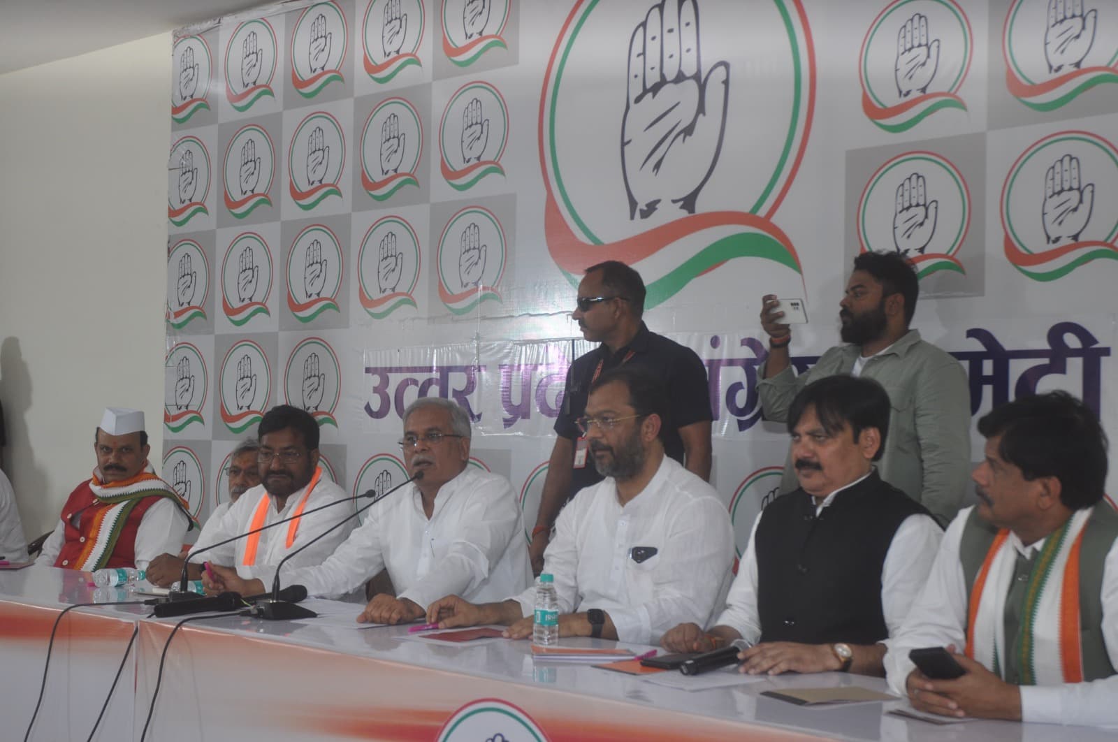 छत्तीसगढ़ सीएम भूपेश बघेल ने किसे कहा तानाशाह, राहुल गांधी के तीन सवालों का पीएम नरेंद्र मोदी से मांगा जवाब