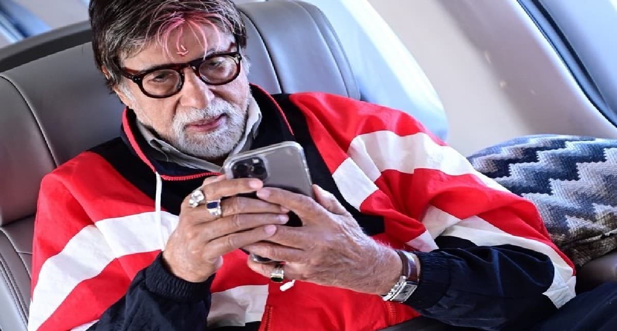 अमिताभ बच्चन का नया लुक हुआ वायरल, पिंक बालों में दिखे बिग बी सुपर कूल