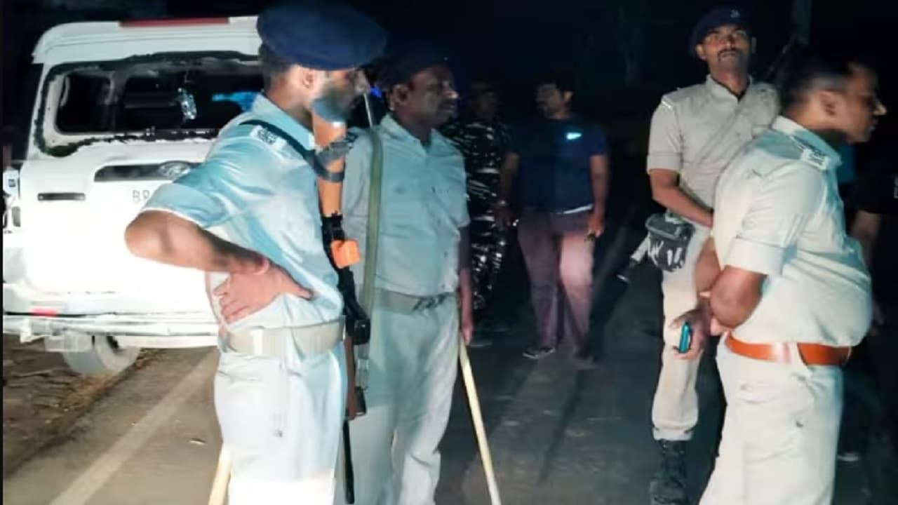 मधेपुरा में हत्यारोपित का पुत्र हिरासत से हुआ फरार, आक्रोशित लोगों ने किया पुलिस टीम पर हमला