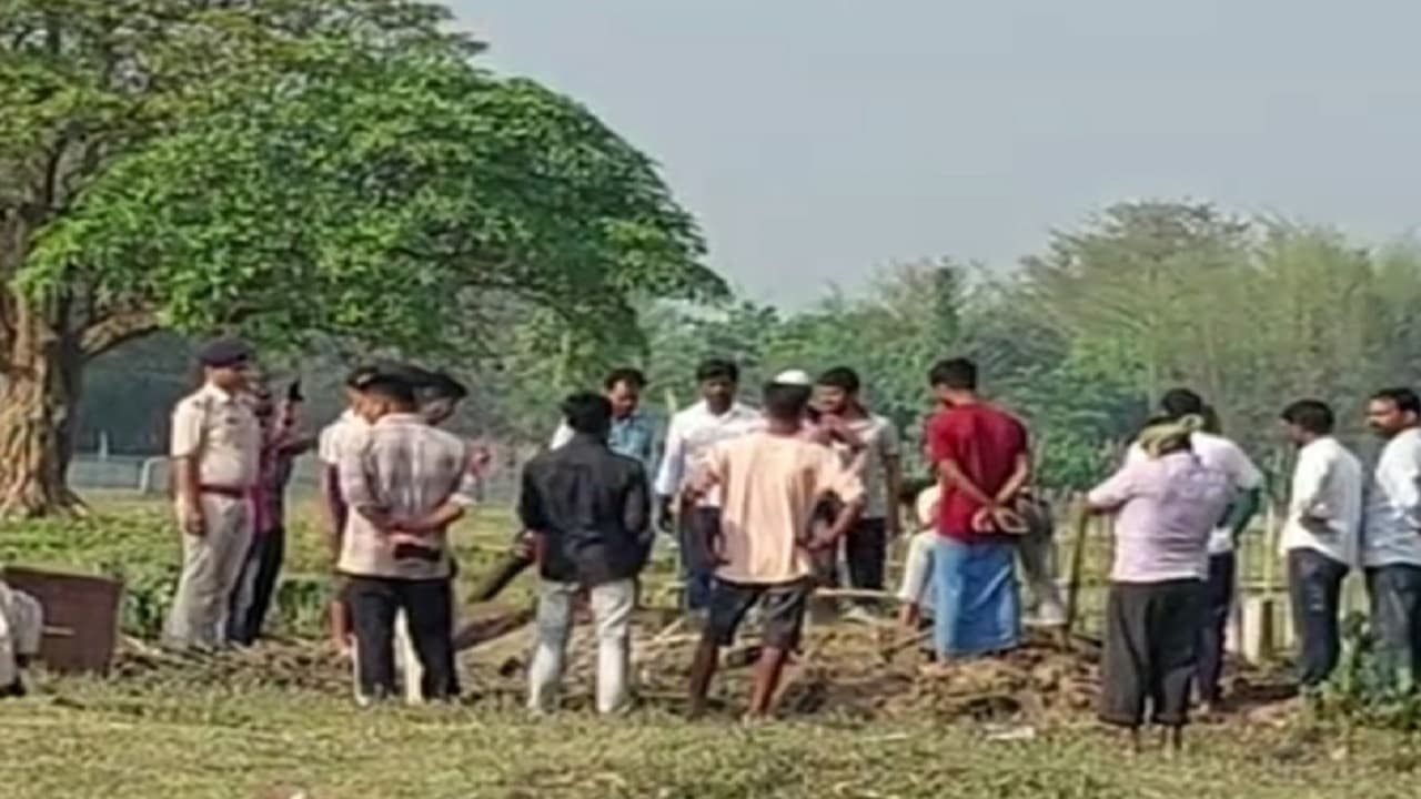 ‍Bihar: मौत के आठ महीने बाद क्रब से निकाला गया शकील का शव, जानें क्या है पूरा मामला