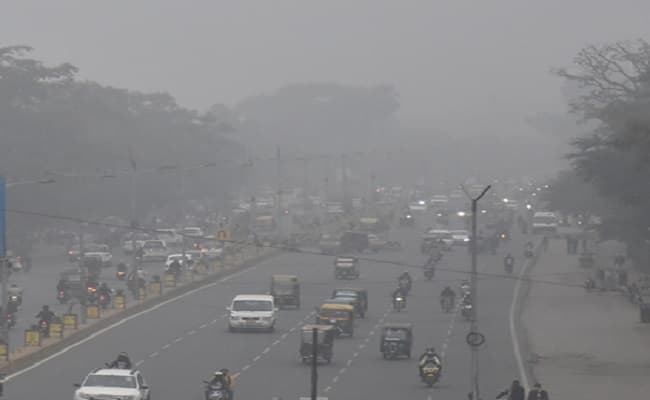 Weather Forecast : बिहार में कोहरे से जनजीवन प्रभावित, बारिश का भी अलर्ट, जानिए आपके इलाके में कैसा रहेगा मौसम का मिजाज