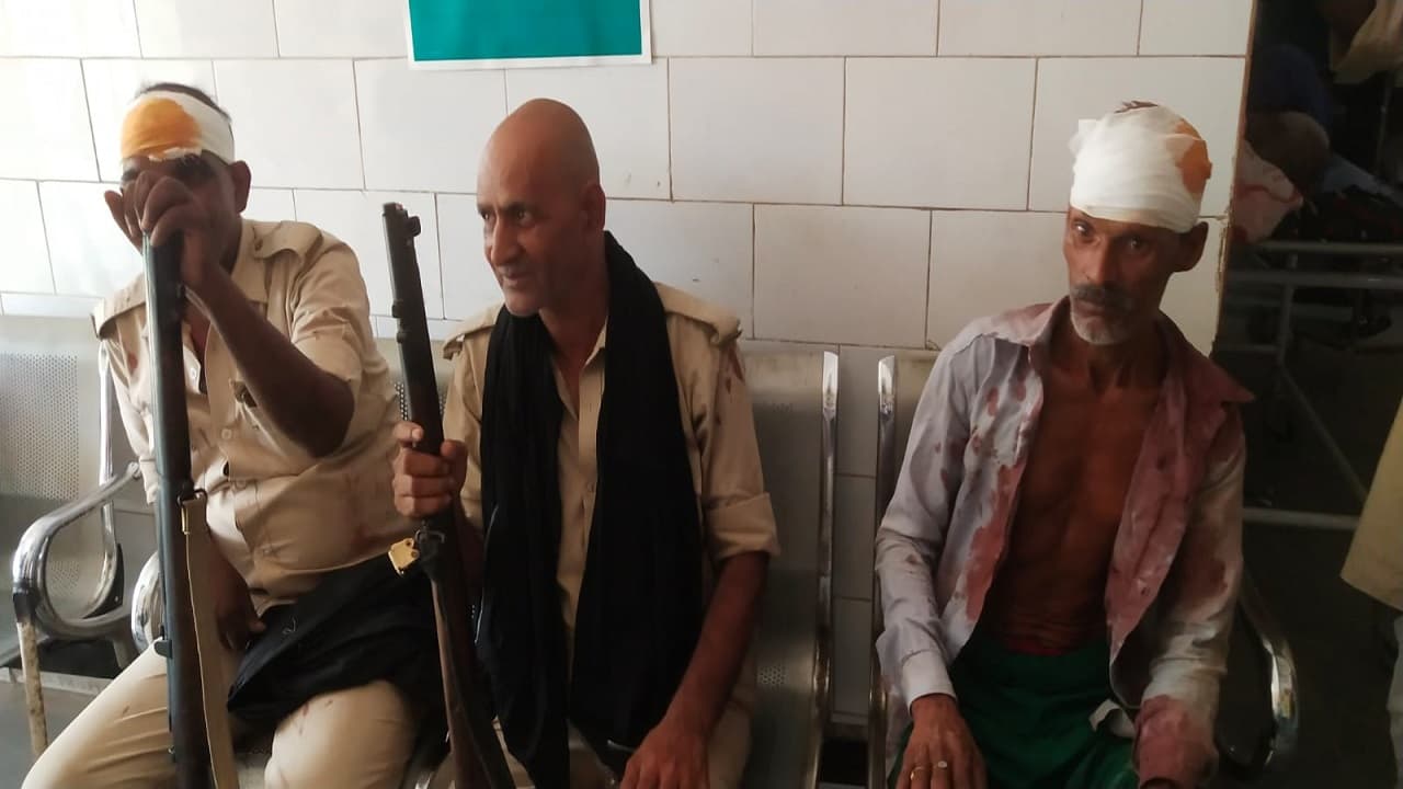 Bihar News: औरंगाबाद में अवैध बालू खनन की सूचना पर छापेमारी करने पहुंची पुलिस पर पथराव, 4 लोग जख्मी