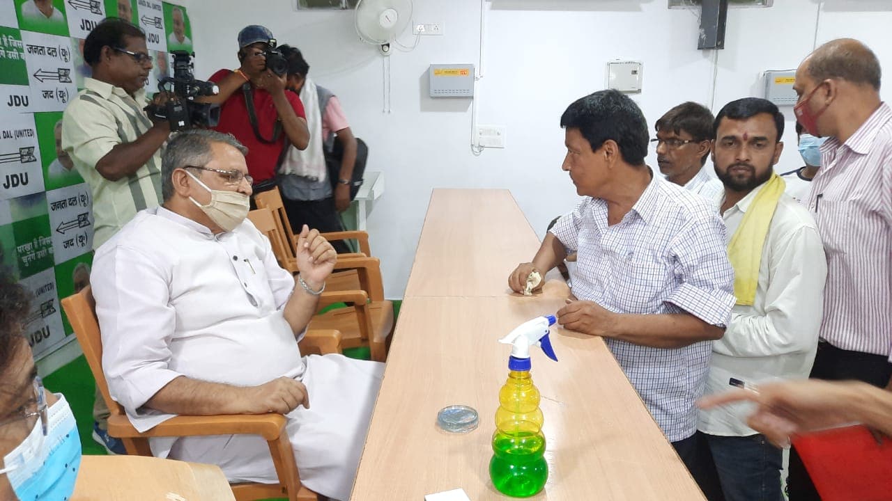 बिहार के सिलेबस में रामायण और गीता को किया जाएगा शामिल? बीजेपी की मांग पर पढ़िए शिक्षा मंत्री ने क्या कहा