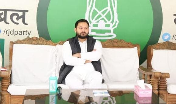 'नीतीश कुमार हैं थर्ड ग्रेड पार्टी के नेता...' तेजस्वी यादव का Bihar CM पर गंभीर आरोप, क्राइम दुरूस्त करने की अपील