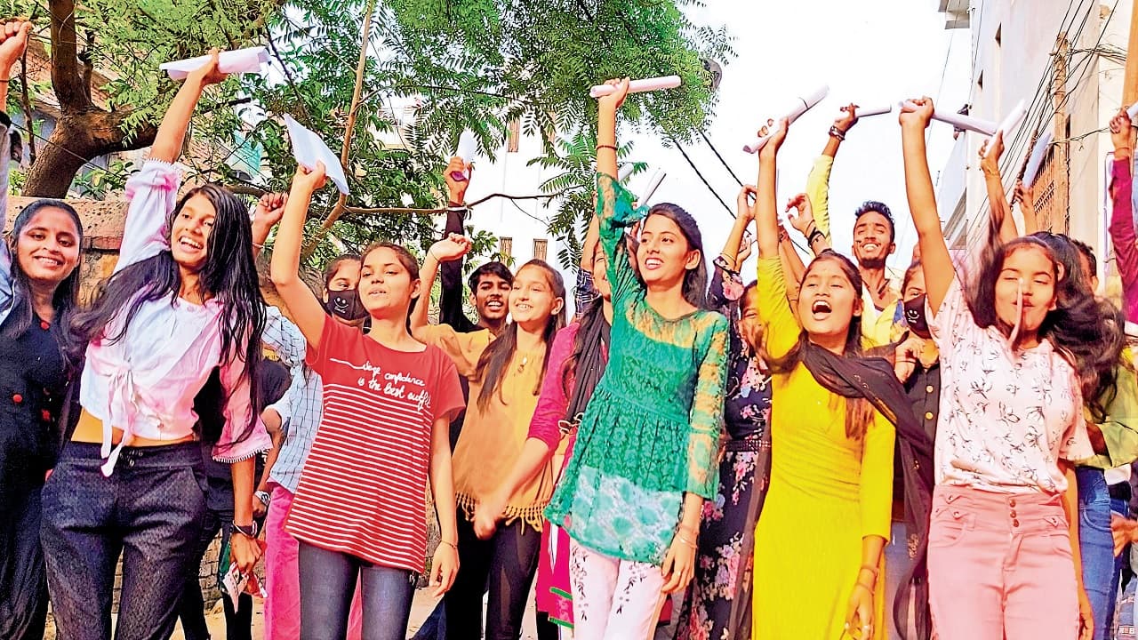 CBSE Class 12th Result: बिहार में सीबीएसई 12वीं बोर्ड का बेहतर रहा रिजल्ट, पटना में पास हुए 85% प्रतिशत बच्चे