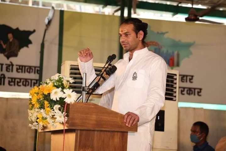 राबड़ी देवी आवास से गुस्से में लौटे Tej Pratap, संजय यादव पर लगाया बड़ा आरोप