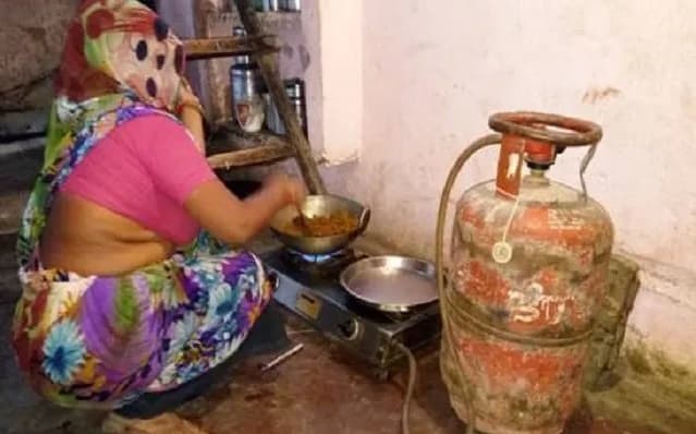 8 Years Of  Seva : नरेंद्र मोदी ने दिलायी धुएं से आजादी, उज्ज्वला योजना में बिहार को मिली प्राथमिकता