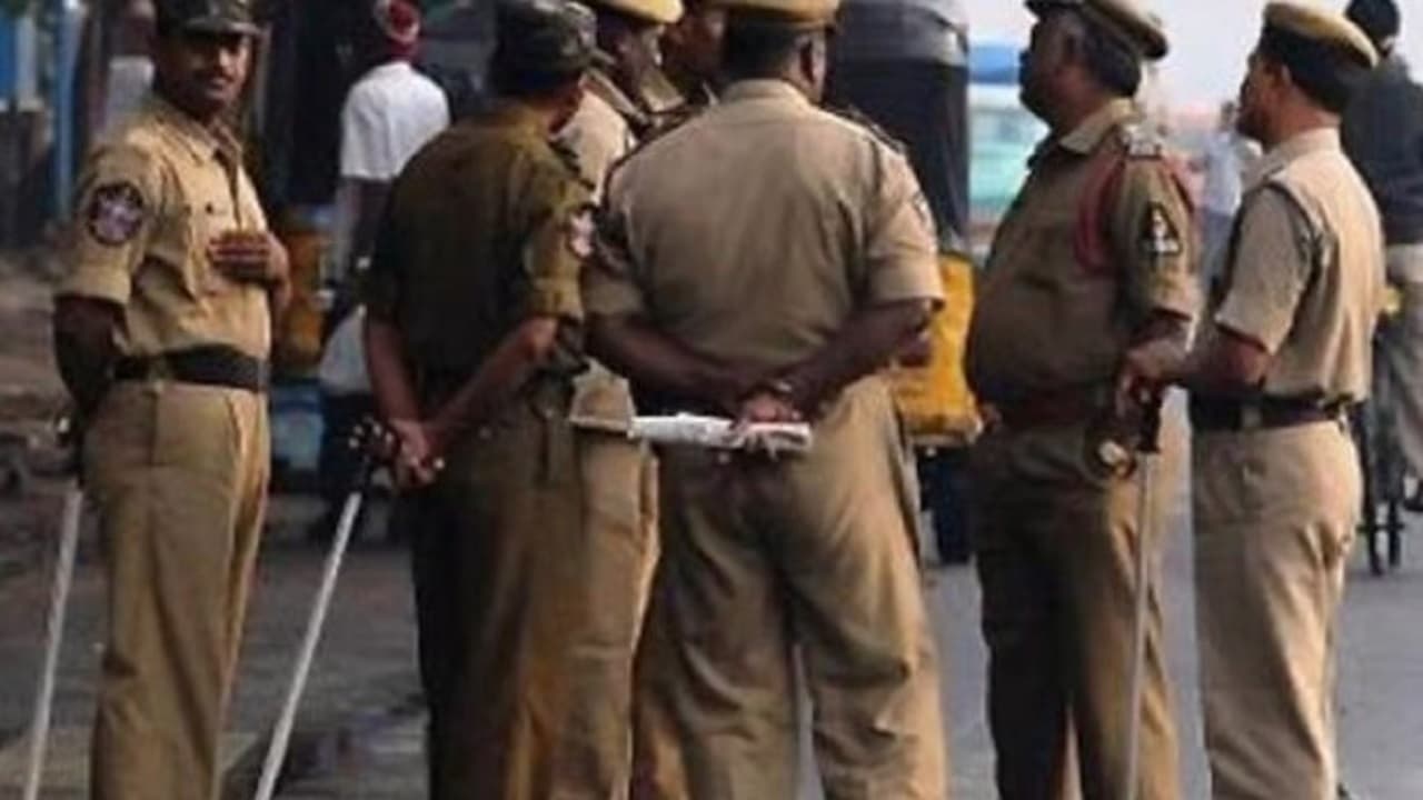 पटना में झारखंड के रिटायर्ड इंजीनियर के यहां छापेमारी, लाखों के गबन का है आरोप