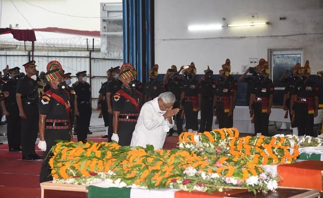 सीएम नीतीश की बड़ी घोषणा : भारत-चीन सीमा पर शहीद हुए जवानों के परिजनों को मिलेंगे 36-36 लाख रुपये और एक आश्रित को नौकरी