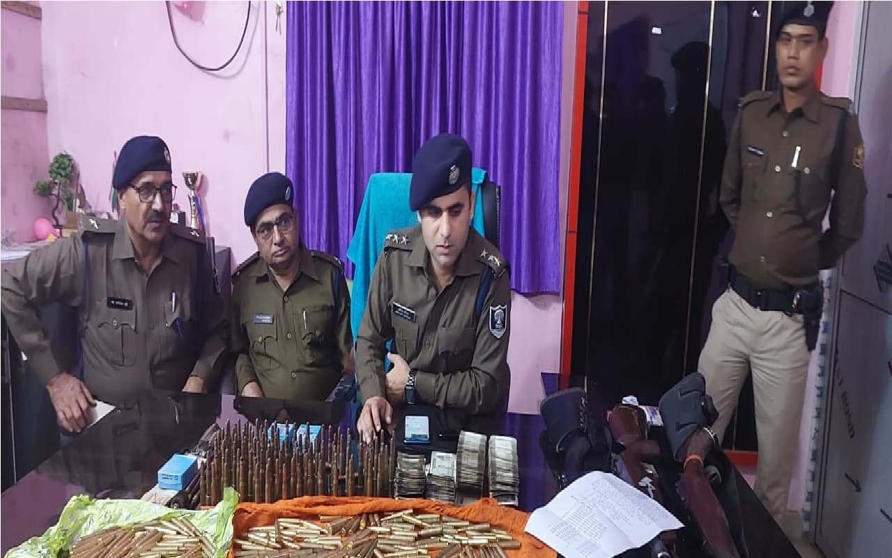 पटना पुलिस ने हत्याकांड के आरोपियों के घरों पर मारा छापा, मिली ऑस्ट्रेलिया और इंग्लैंड में बनी राइफलें