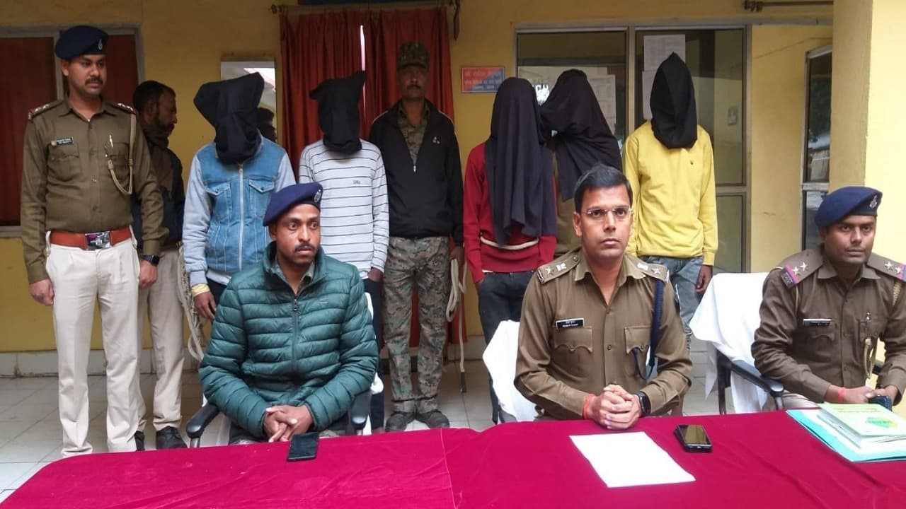 अंतरराज्यीय दो पहिया वाहन चोर गिरोह का पर्दाफाश, झारखंड से बाइक चुराकर बिहार में बिक्री करने वाले 5 गिरफ्तार