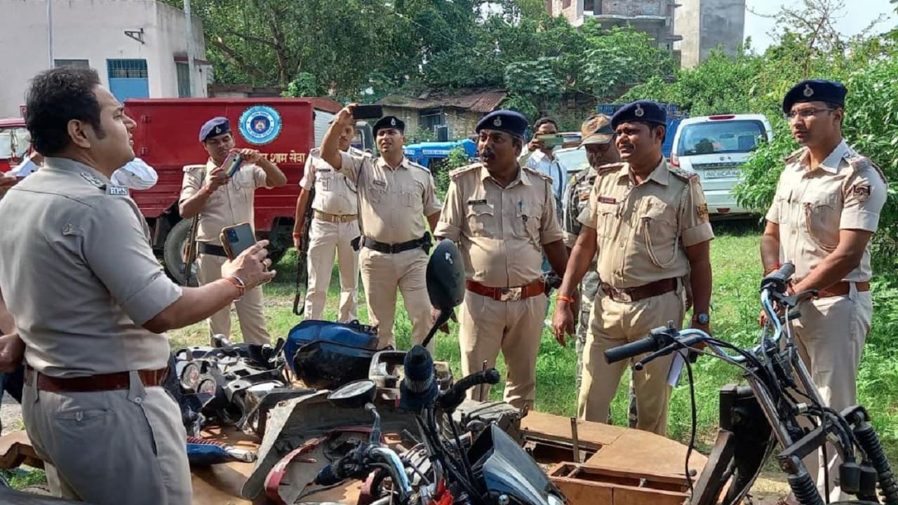 गजबे है ! शराब माफियाओं के लिए बाइक चोरी का ठेका लेता था यह गिरोह, पटना में करने आये थे पढ़ाई, बन गये चोर