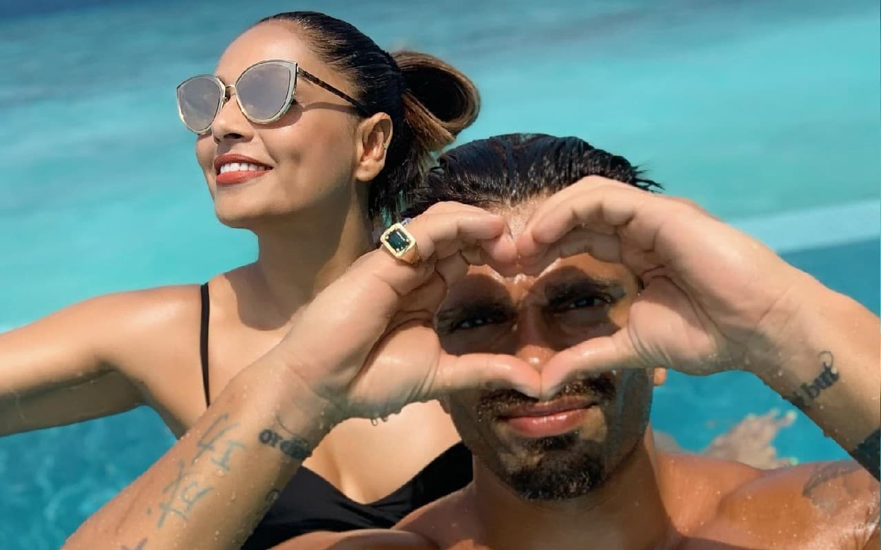 बिपाशा बसु से लेकर शाहरुख खान तक, इन खूबसूरत लोकेशंस पर घूमना पसंद करते हैं ये 5 सेलेब्स