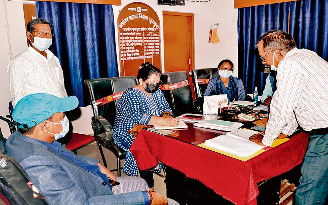 बोकारो में बर्ड फ्लू को लेकर मची खलबली, दिल्ली व कोलकाता की सेंट्रल टीम ने की जांच, चिकित्सक-कर्मी कोरेंटीन