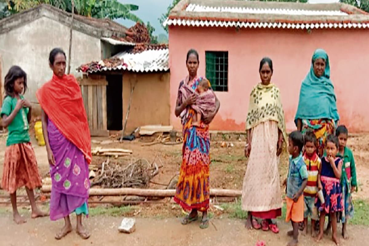 लोहरदगा के बिरहोर समुदाय की कैसे बदली जिंदगी ? कभी जंगल और पहाड़ों में भटकने को थे विवश