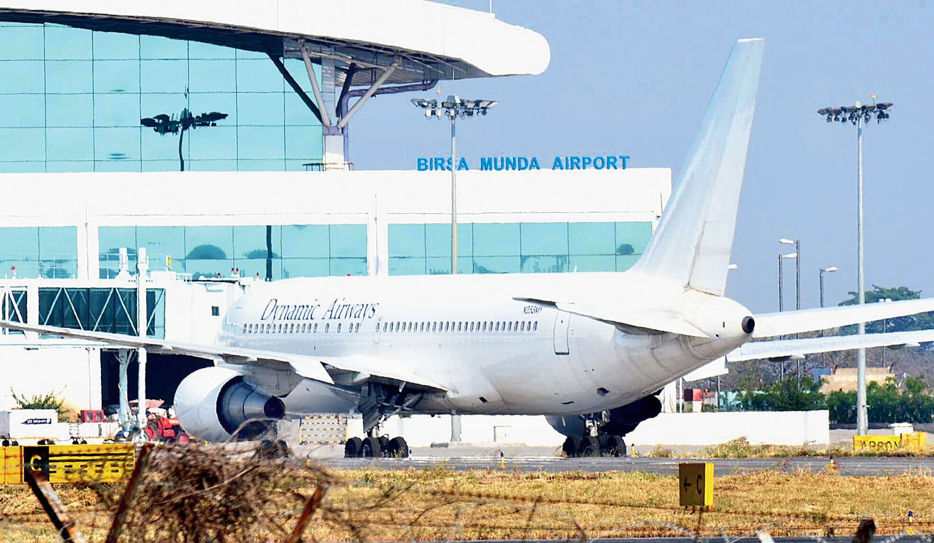 DGCA: हवाई यात्रियों को मिलेगी बड़ी राहत, टिकट ‘डाउनग्रेड’ करने पर एयरलाइंस देगा मुआवजा