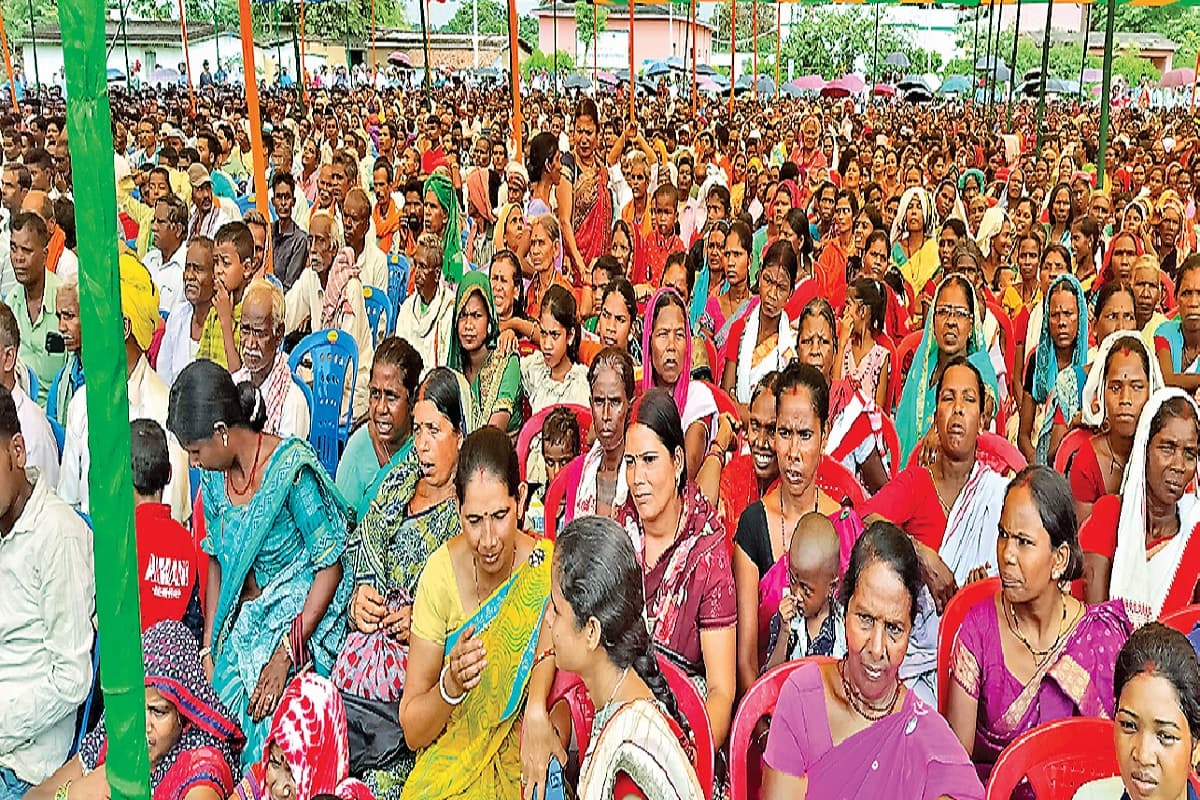 गुमला में हुए अनाज और चीनी घोटाले पर बरसे BJP नेता, प्रशासन पर लगाया मामला दबाने का आरोप
