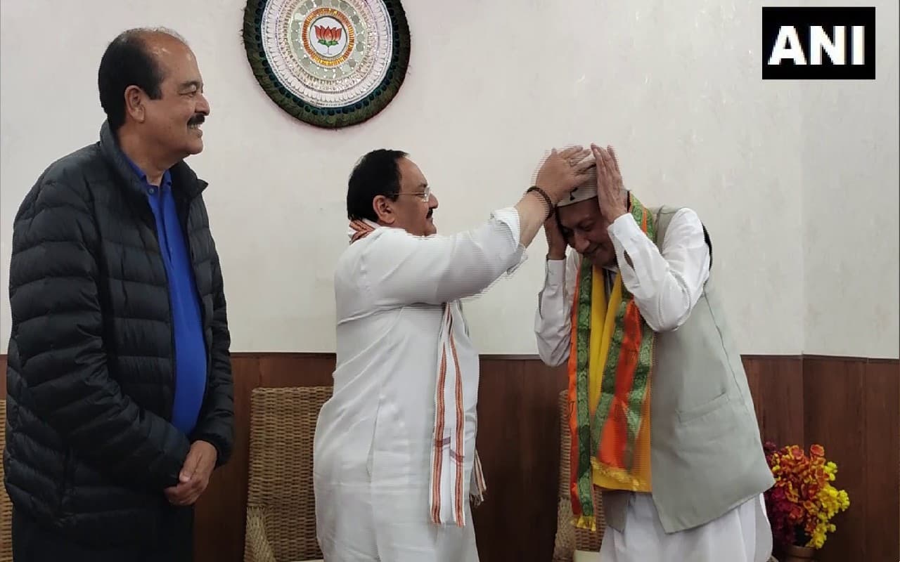 हिमाचल चुनाव 2022: चुनाव से पहले कांग्रेस को बड़ा झटका, मेजर विजय सिंह मनकोटिया ने थामा BJP का दामन