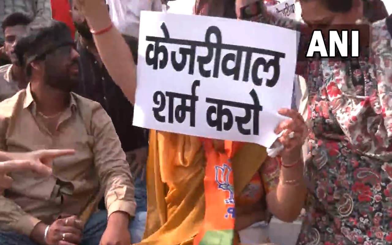 MCD Elections: गाजीपुर में आप और बीजेपी के कार्यकर्ता आमने-सामने, जमकर हुआ हंगामा, जानिए पूरा मामला