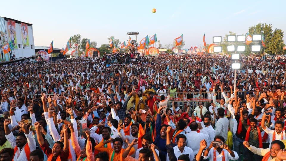 Delhi MCD Election को लेकर BJP का मेगा रोड शो, प्रचार के लिए पार्टी ने उतारी स्टार प्रचारकों की फौज