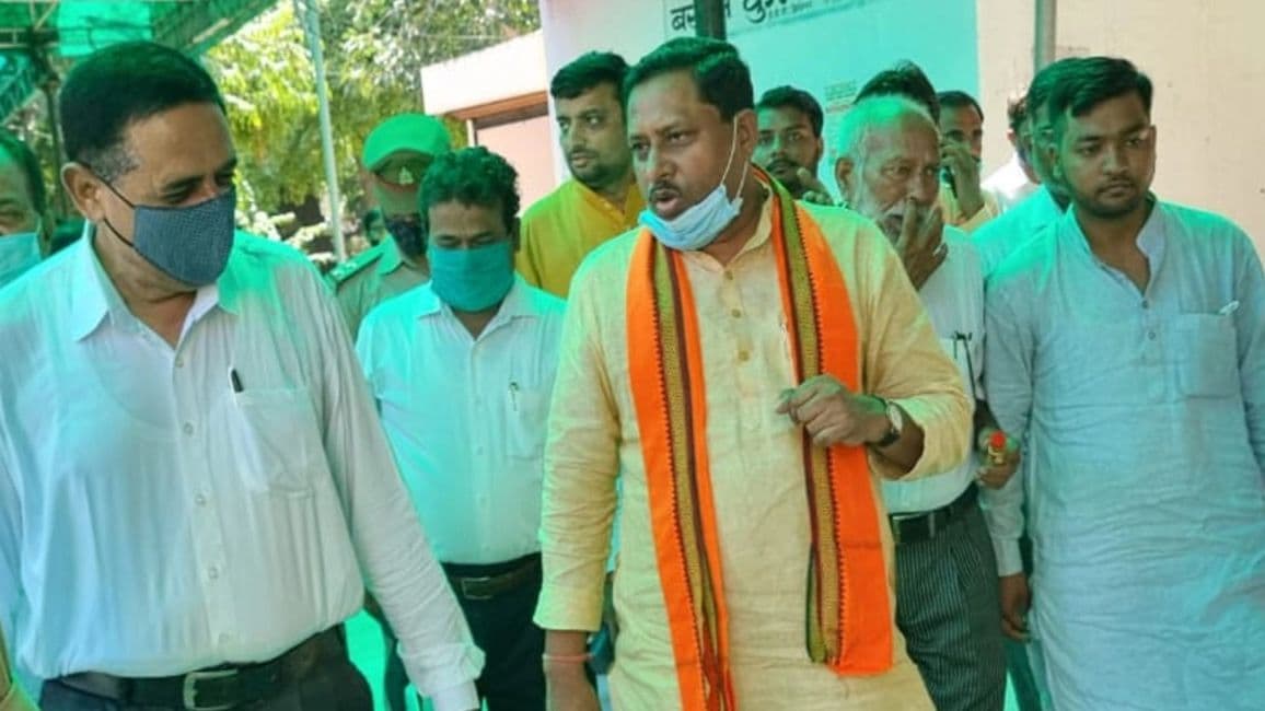 UP News: बीजेपी सांसद रामशंकर कठेरिया आगरा की एमपी-एमएलए कोर्ट में हुए पेश, जानें क्या है मामला UP News: बीजेपी सांसद रामशंकर कठेरिया आगरा की एमपी-एमएलए कोर्ट में हुए पेश, जानें क्या है मामला