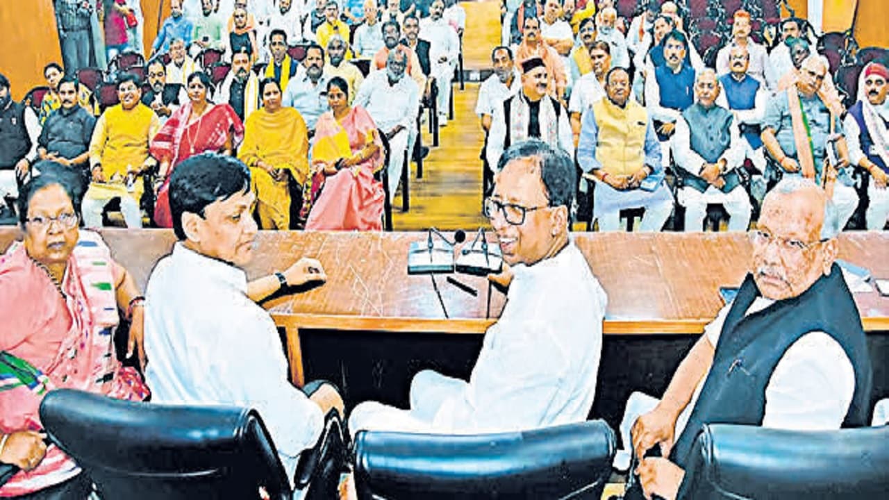 बिहार MLC चुनाव: मंत्री व MLA की फौज मैदान में उतारेगी भाजपा, सियासी दिग्गजों ने तैयार किये जीत के मंत्र