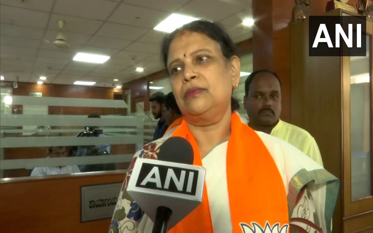 Karnataka: कांग्रेस को एक और बड़ा झटका, पूर्व स्पीकर कागोडू थिम्मप्पा की बेटी डॉ राजनंदिनी बीजेपी में शामिल