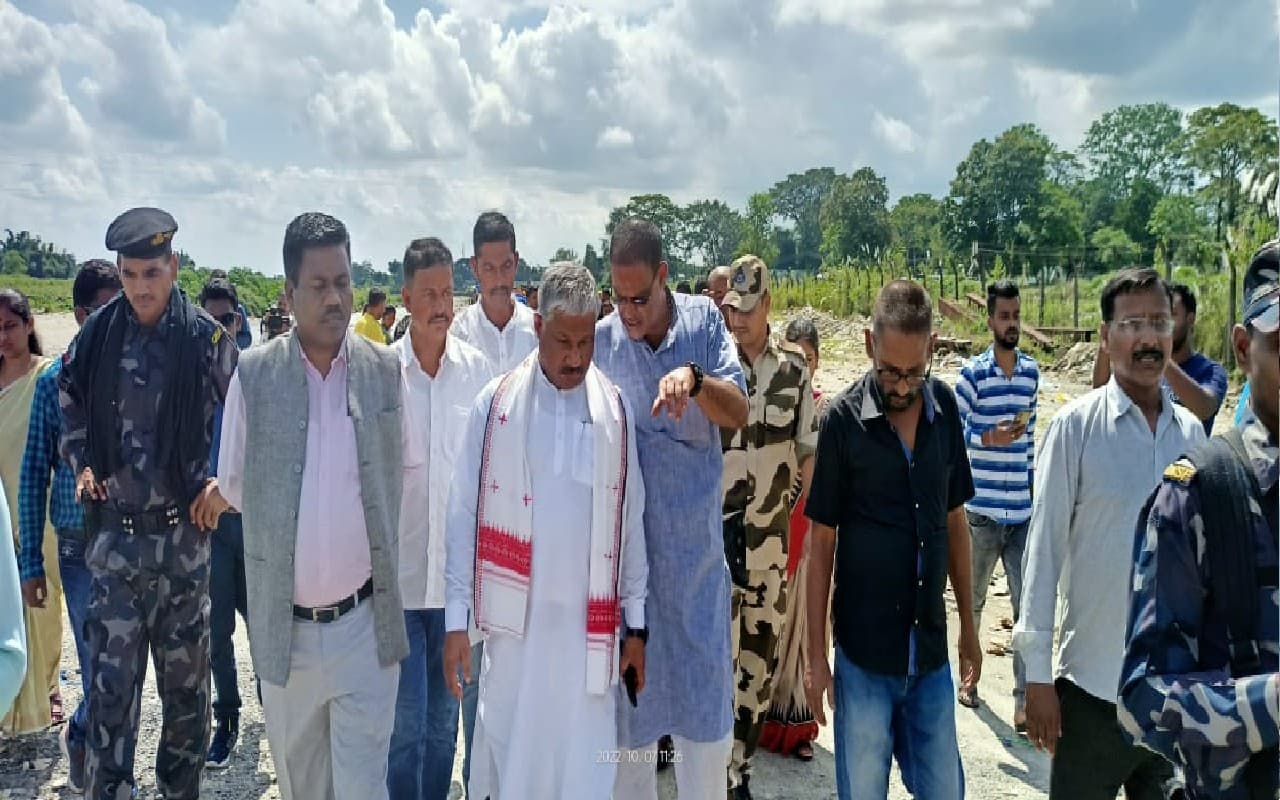 भाजपा प्रतिनिधिमंडल ने मालबाजार में किया दुर्घटनास्थल का दौरा, मृतकों के परिजनों से की मुलाकात