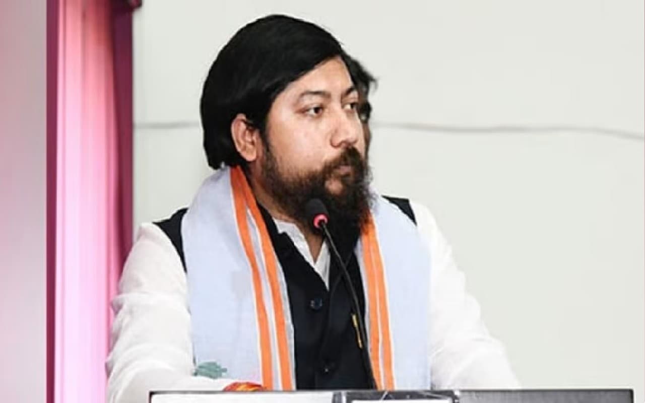 West Bengal News: दिनहाटा में केंद्रीय मंत्री निशीथ प्रमाणिक के काफिले पर हमला