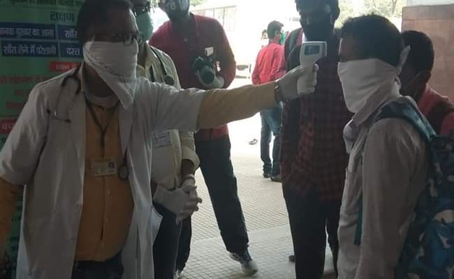 दो स्पेशल ट्रेनों से बक्सर उतरे 356 यात्री, जांच में सात मिले संदिग्ध, सदर अस्पताल में भर्ती