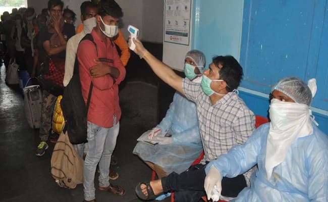 कोरोना से दहशत: एर्नाकुलम एक्सप्रेस से उतरे पांच सौ यात्री, 15 मिले संदिग्ध