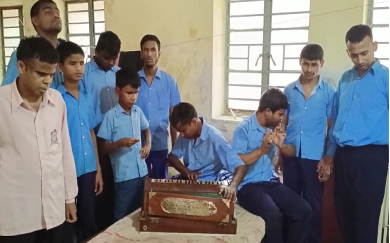 पब्लिक फंड से चल रहा नेत्रहीन आवासीय विद्यालय, सरकारी अनुदान मिले तो बच्चों को मिल सकती हैं और बेहतर सुविधाएं