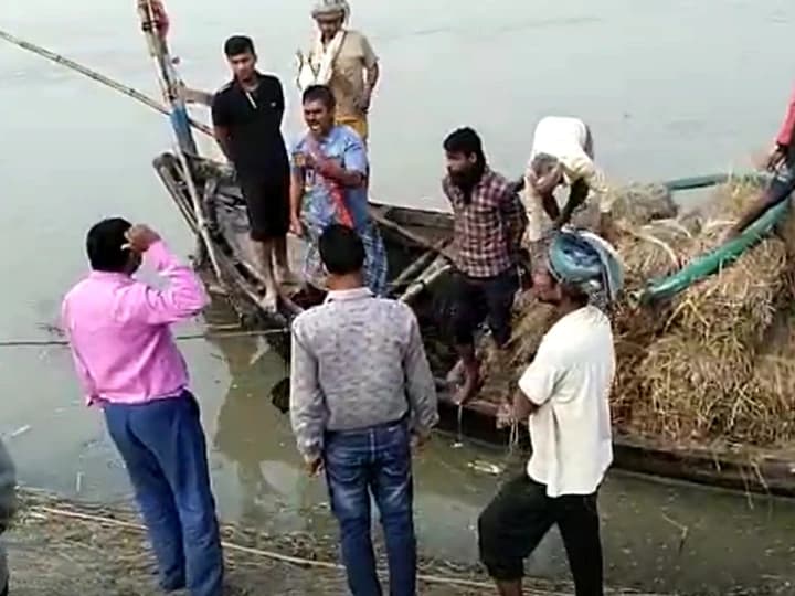 बलिया में वैक्सीनेशन पर हाईवोल्टेज ड्रामा, कोई पेड़ पर चढ़ा तो कई टीम से ही करने लगा उठापटक, देखें वीडियो