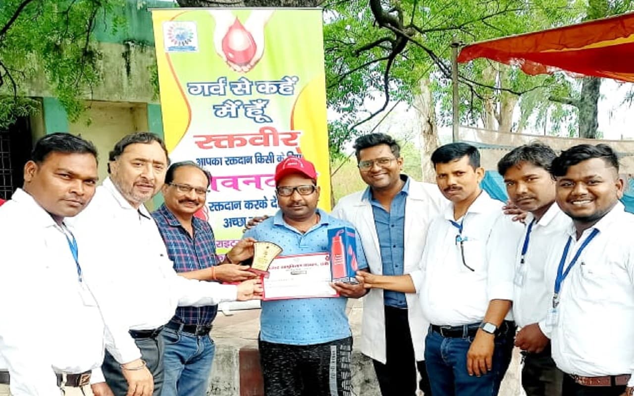 World Blood Donor Day 2023: क्यों करें रक्तदान? फायदे बता रहे रिम्स ब्लड बैंक के सीनियर रेजिडेंट डॉ चंद्रभूषण