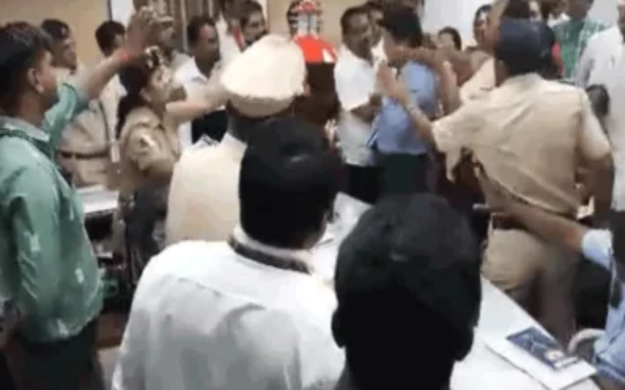 Mumbai: बीएमसी इंजीनियर पर हमला, शिवसेना के चार कार्यकर्ता गिरफ्तार