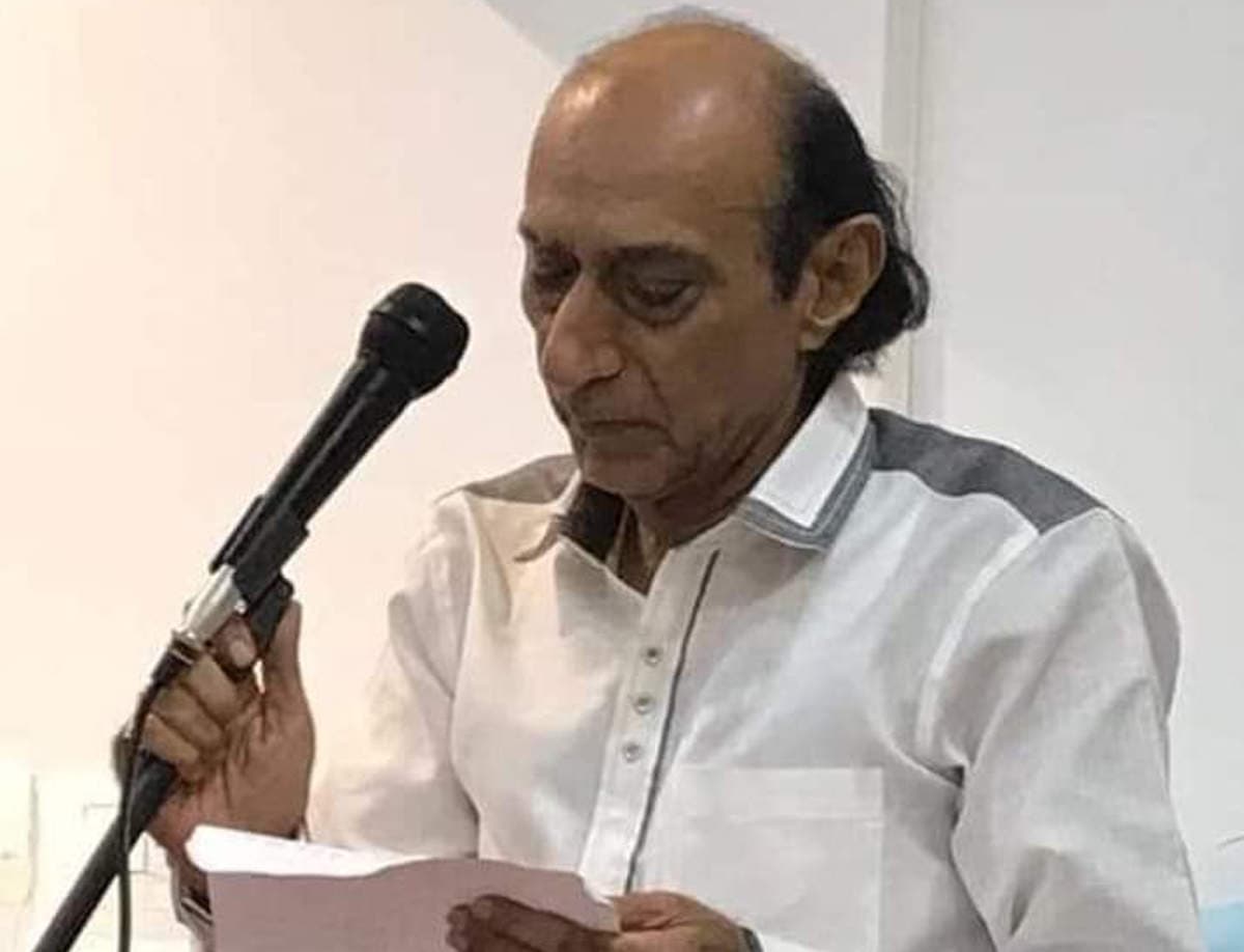 Lyricist Abhilash Death: दिग्गज गीतकार अभिलाष का कैंसर से निधन, ‘इतनी शक्ति हमें देना दाता’ से मिली थीं पहचान