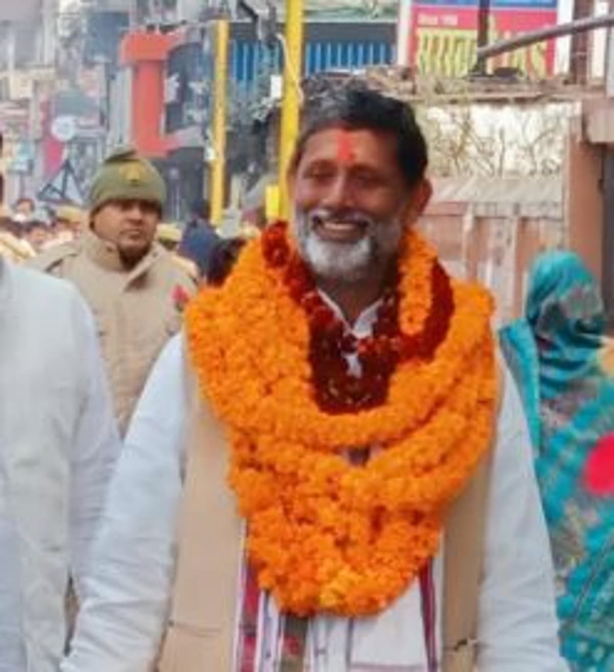 UP Chunav 2022: विजय बहादुर यादव की संपत्ति पिछले पांच सालों में हुई दोगुनी, दर्ज हैं इतने मुकदमे