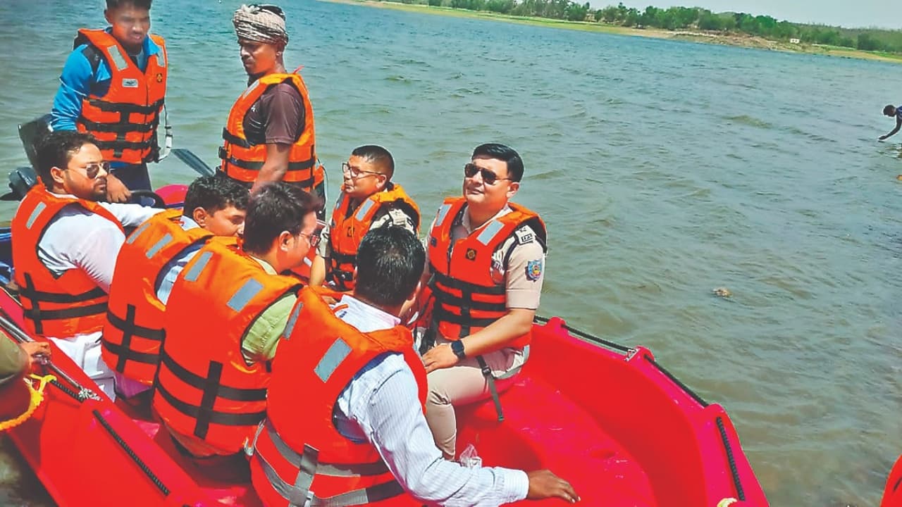 Viral Video: जमुई में बच्चों से भरी बोट तालाब में पलटी? प्रशासन की लापरवाही से जा सकती थी दर्जनों जानें