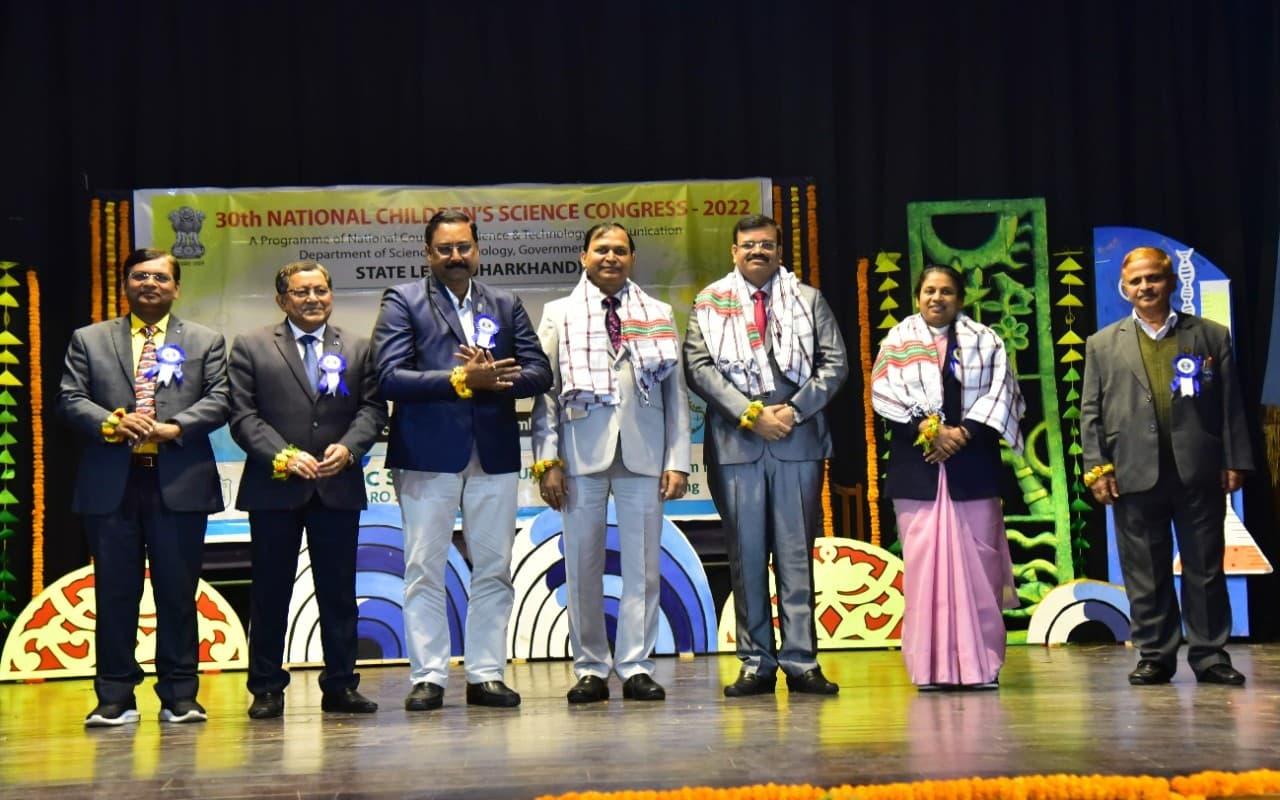 DPS बोकारो में बाल विज्ञान कांग्रेस के वैज्ञानिक सत्र का शुभारंभ, 100 से अधिक छात्राओं ने दिखाई प्रतिभा