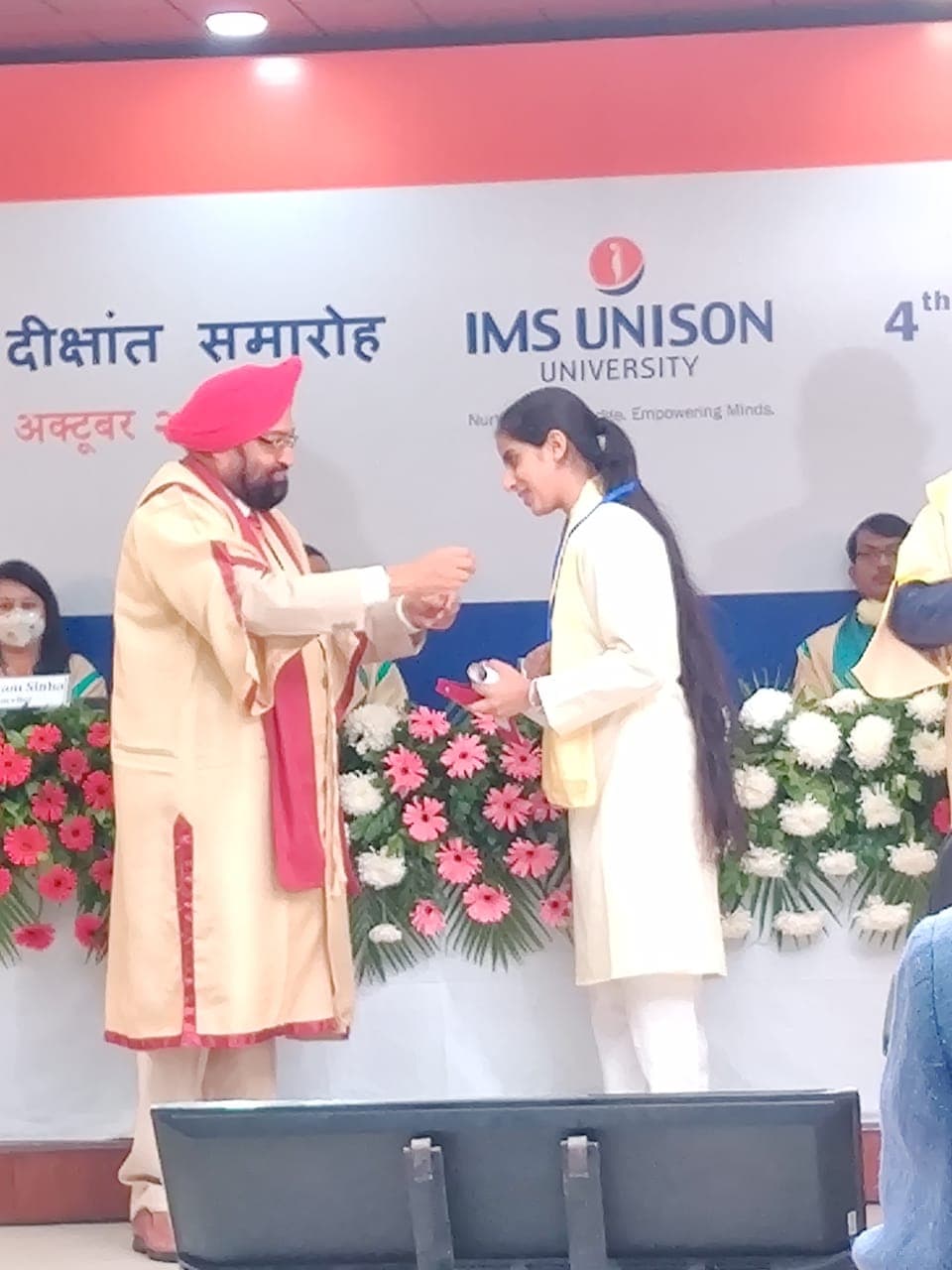 यूनिवर्सिटी गोल्ड मेडलिस्ट आशना परासर का क्या है सपना ?