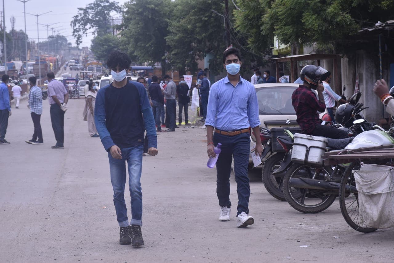 अंगूठी, ब्रेसलेट और बड़े बटन वाले कपड़े पहनकर छात्र नहीं दे सकेंगे JEE Advanced का एग्जाम, एडमिट कार्ड जारी