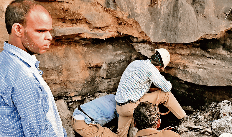 बोकारो के कोल ब्लॉक की चाल धंसने से 4 लोग दबे, नहीं पहुंच सकी रेस्क्यू टीम, आज फिर होगी तलाश, जानें पूरा मामला