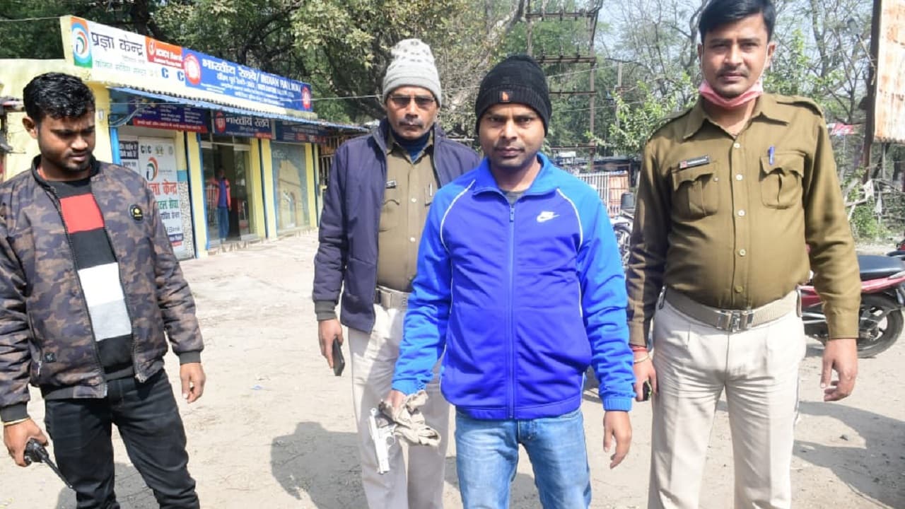 Jharkhand News: झारखंड के बोकारो में नया मोड़ पर पिस्टल मिलने से सनसनी, जांच में जुटी पुलिस