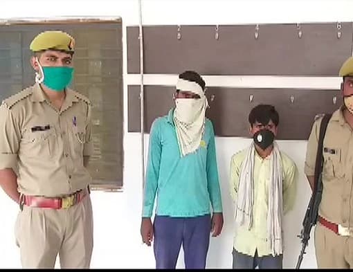 बदला लेने की नियत से दूसरे के घर में रखा 16 बम, पुलिस को सूचना देकर फंंसाने के चक्कर में खुद हुआ गिरफ्तार...