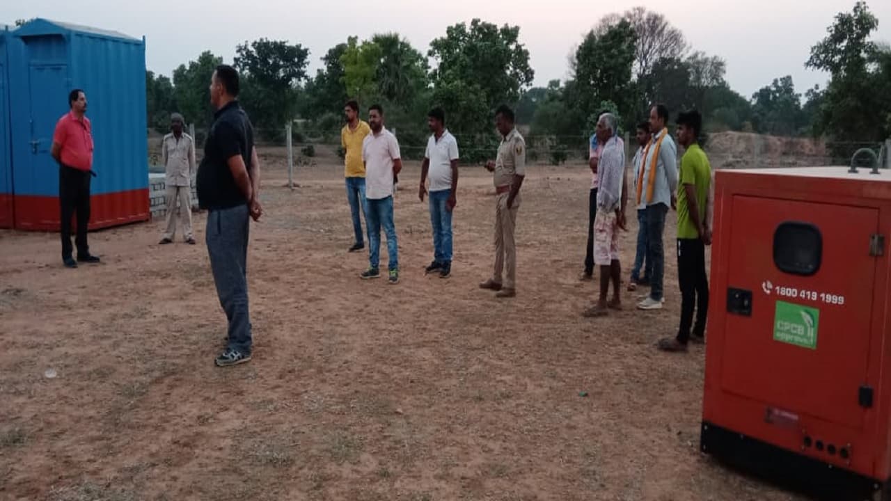 बिहार: बांका में बन रहे सोलर पावर प्लांट की जमीन पर रखा था बम, कर्मी की पड़ी नजर तो टल गया बड़ा हादसा