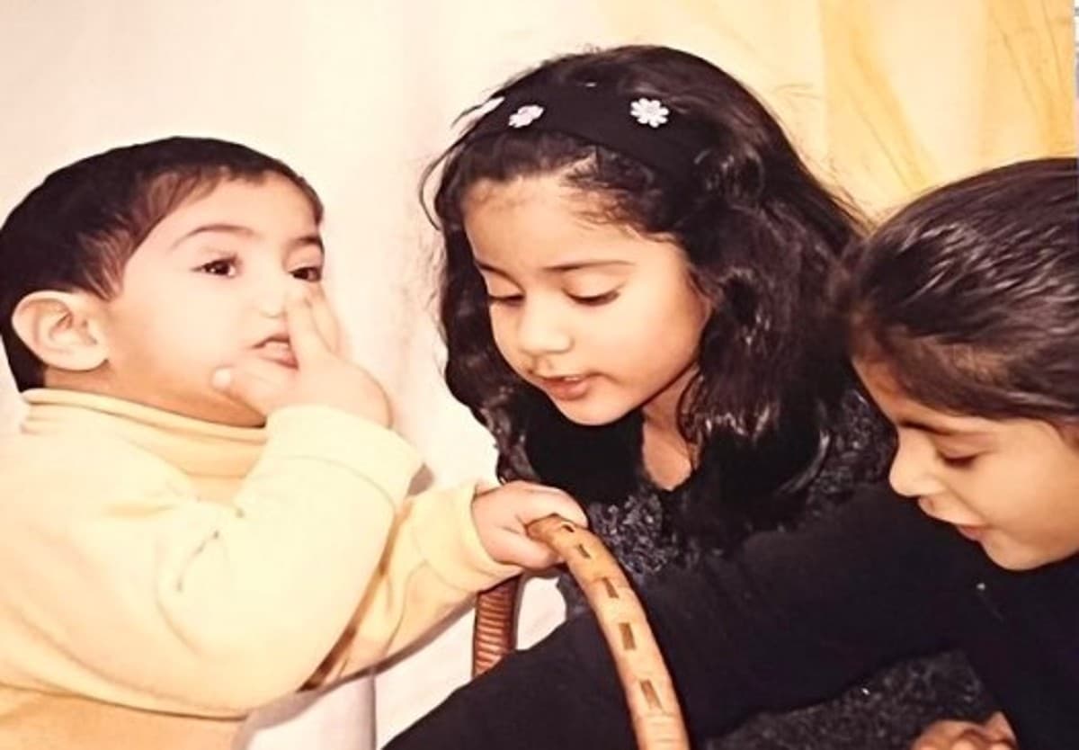 बचपन में ऐसी दिखती थी बॉलीवुड की ये ग्लैमरस एक्ट्रेस, तसवीर देखकर नहीं पहचान पाएंगे आप