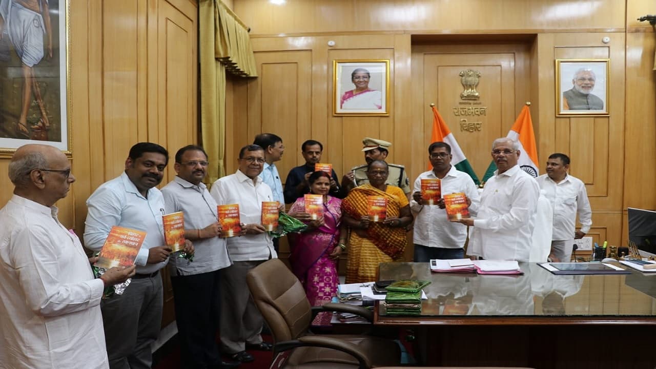 CUJ के जनसंचार विभाग में 'ई-गवर्नेंस एंड सिटीजन एंगेजमेंट' पर पुस्तक चर्चा का आयोजन, ऑनलाइन जुड़े कई लोग