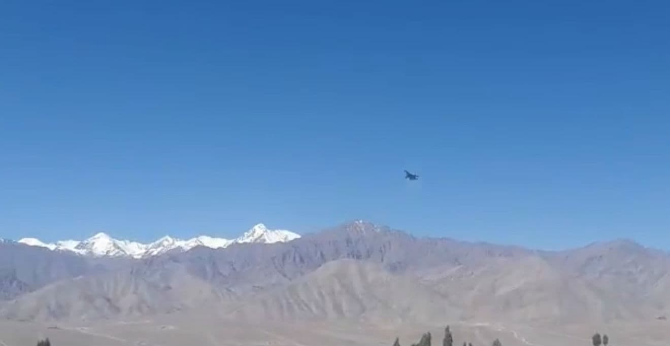 India China Tension : ये कपड़े पहनकर चीनी सैनिकों को नजर नहीं आएंगे भारतीय सैनिक! पूर्वी लद्दाख में LAC पर देंगे ऐसे मात